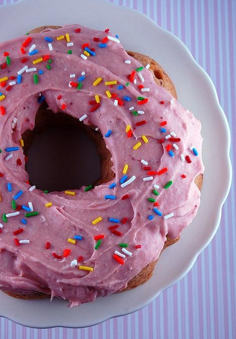 Like Home Donut Cake Strawberry